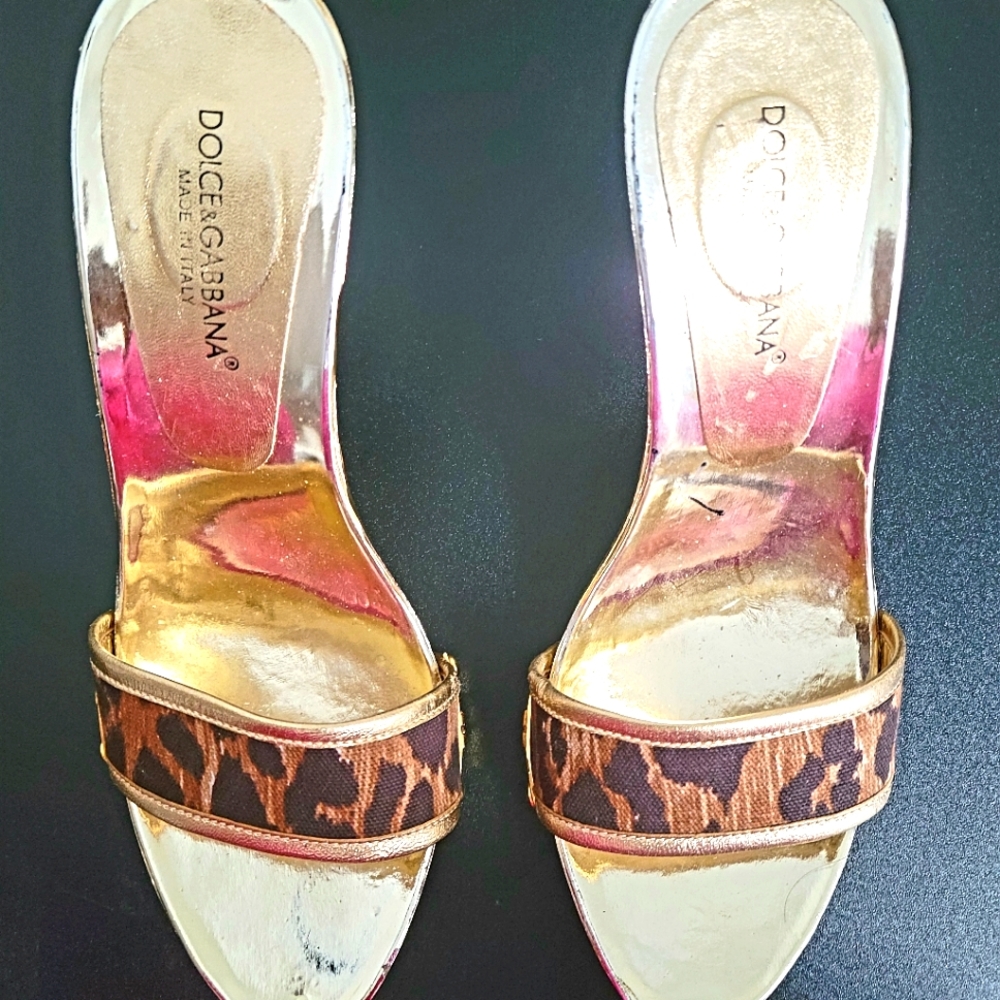Dolce & Gabbana size 9 sandals!